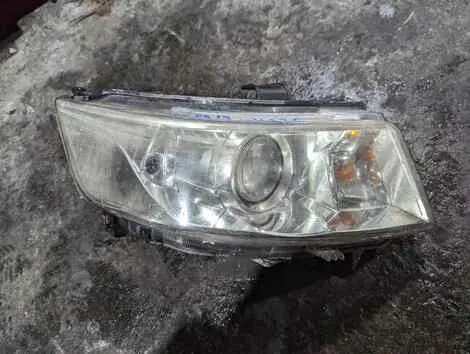 Фара Suzuki Wagon R MH23S K6A Прав. Перед.