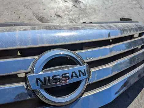 Решетка радиатора Nissan Serena CC25 MR20DE - миниатюра 2