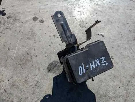 Блок abs Toyota Isis ZNM10G 1ZZ-FE - изображение 1