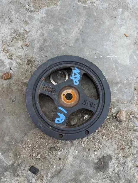 Шкив коленвала Toyota Spade NSP140 1NR-FE - изображение 1