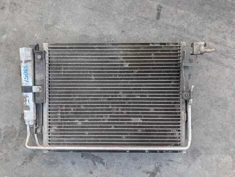 Радиатор кондиционера Mitsubishi Minicab U61V 3G83 - миниатюра 2