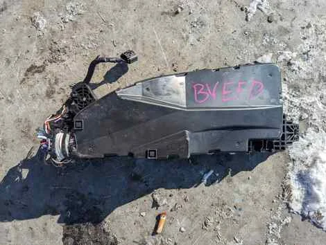 Блок предохранителей Mazda Axela BYEFP PE-VPH - изображение 1