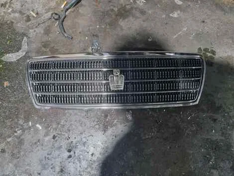 Решетка радиатора Toyota Crown JZS175 2JZ-FSE - изображение 1