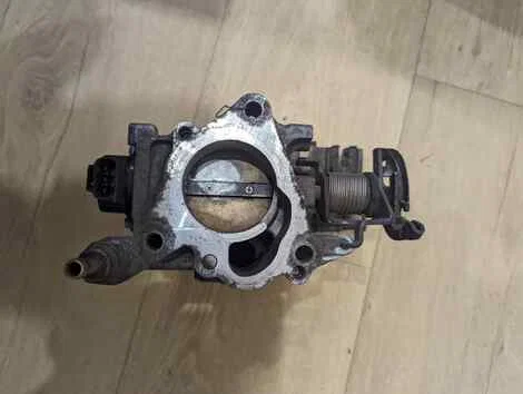 Дроссельная заслонка Toyota Crown JZS151 1JZ-GE - миниатюра 2