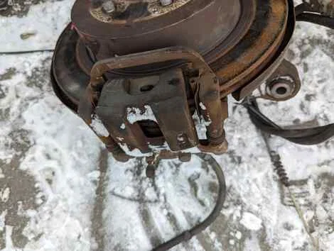 Ступица Nissan Presage TU31 QR25DE Лев. Задн. - миниатюра 2