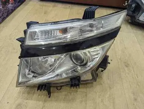 Фара Nissan Elgrand TE52 QR25DE Лев. Перед.
