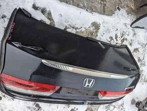 Крышка багажника Honda Inspire UC1 J30A Задн. - миниатюра 2