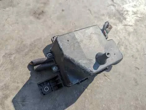 Блок предохранителей Nissan Serena HC26 MR20DD - миниатюра 2