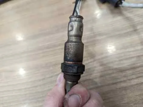 Лямбда-зонд Nissan Serena C25 MR20DE - миниатюра 2