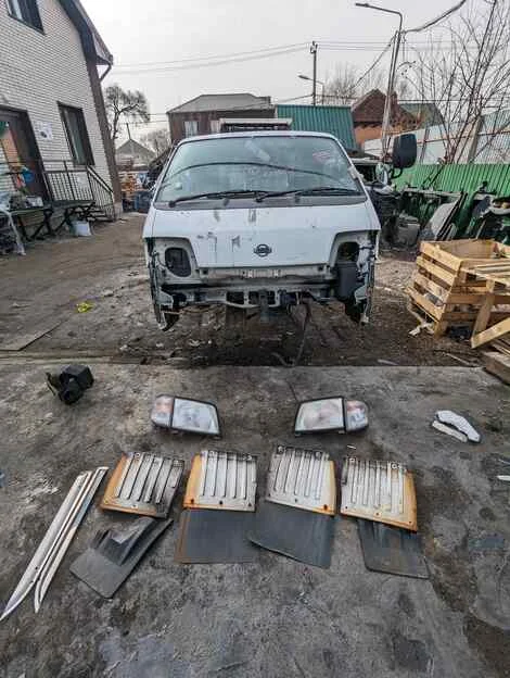 Кабина Nissan Vanette Truck SK82TN F8 - изображение 1