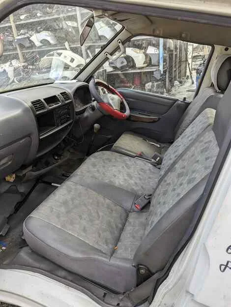 Кабина Nissan Vanette Truck SK82TN F8 - миниатюра 18