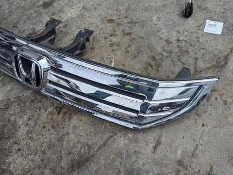 Решетка радиатора Honda Stepwgn RK5 R20A - миниатюра 3