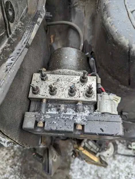 Блок abs Mitsubishi Pajero H66W 4G93 - миниатюра 2
