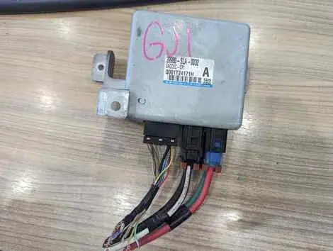 Блок управления рулевой рейкой Honda Airwave GJ1 L15A