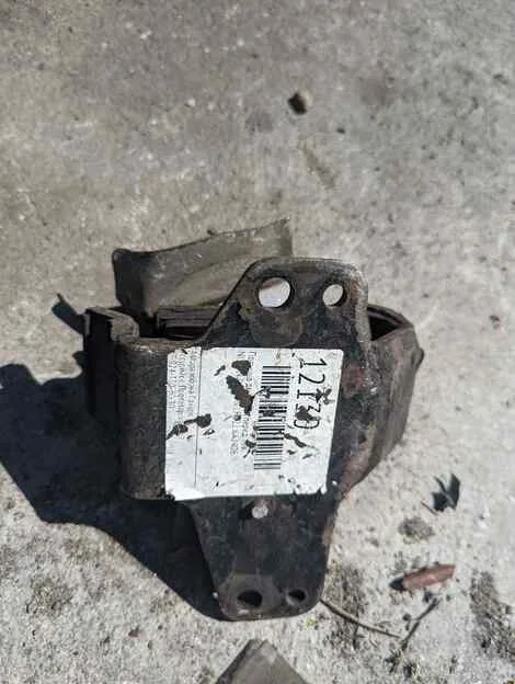 Подушка двигателя Nissan Datsun LFMD22 KA24E - миниатюра 2
