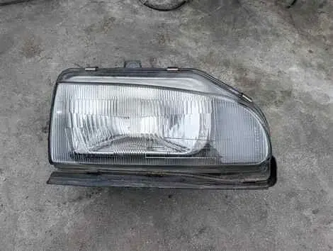 Фара Mitsubishi Minica H22V 3G83 Прав. Перед.