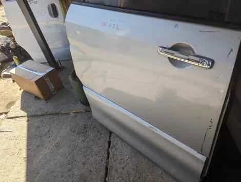 Дверь Nissan Serena FC26 MR20DD Прав. Задн. - миниатюра 3
