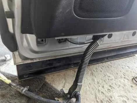 Дверь Nissan Serena FC26 MR20DD Прав. Задн. - миниатюра 5
