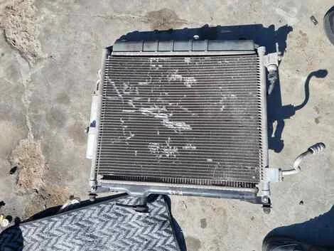 Радиатор охлаждения Nissan March K13 HR12DE - миниатюра 2