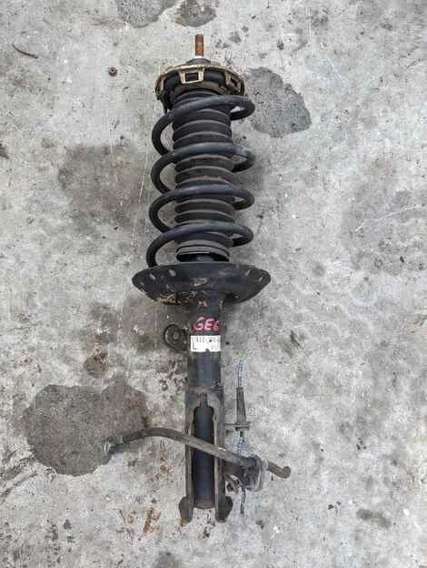 Стойка Honda Fit GE6 L13A Лев. Перед. - изображение 1