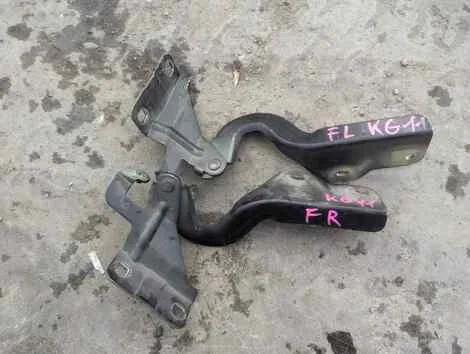 Петля капота Nissan Bluebird Sylphy KG11 MR20DE - изображение 1