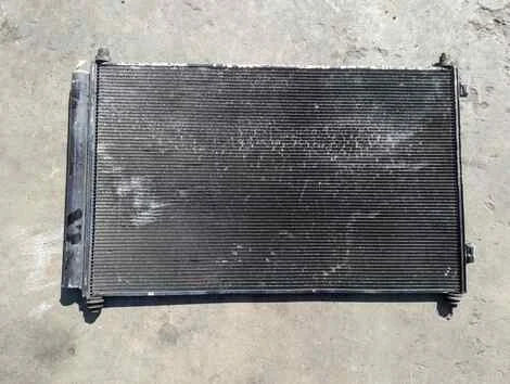 Радиатор кондиционера Toyota Noah AZR60G 1AZ-FSE - миниатюра 2