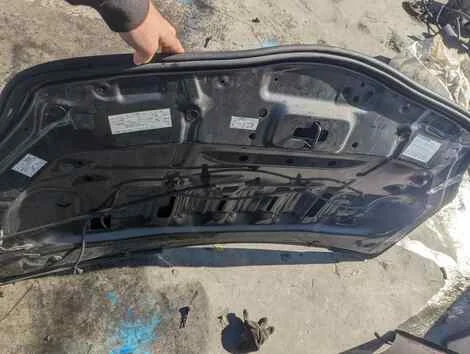 Капот Toyota Prius ZVW30 2ZR-FXE - миниатюра 4
