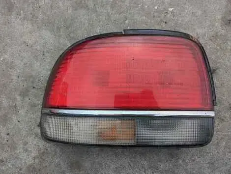 Стоп Nissan Bluebird EU13 SR18DE Лев. Задн.