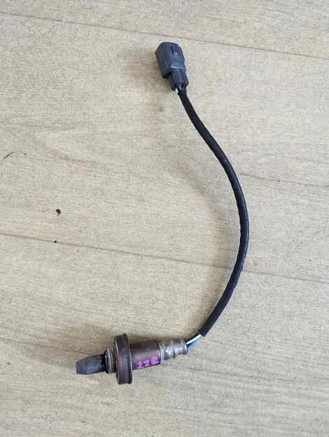 Лямбда-зонд Toyota Noah ZRR70G 3ZR-FAE - изображение 1