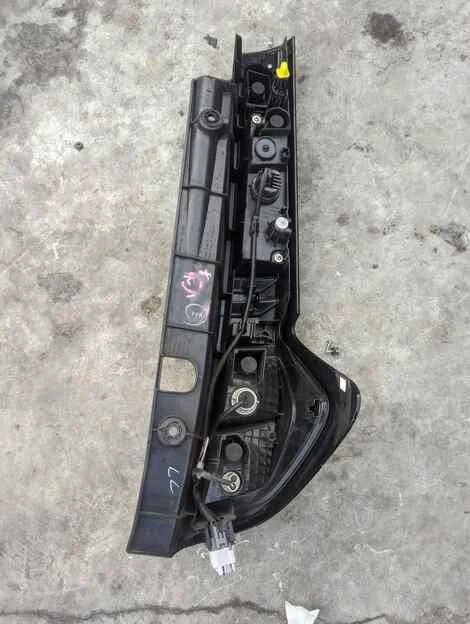 Стоп Toyota Tank M900A 1KR-FE Лев. Задн. - миниатюра 3