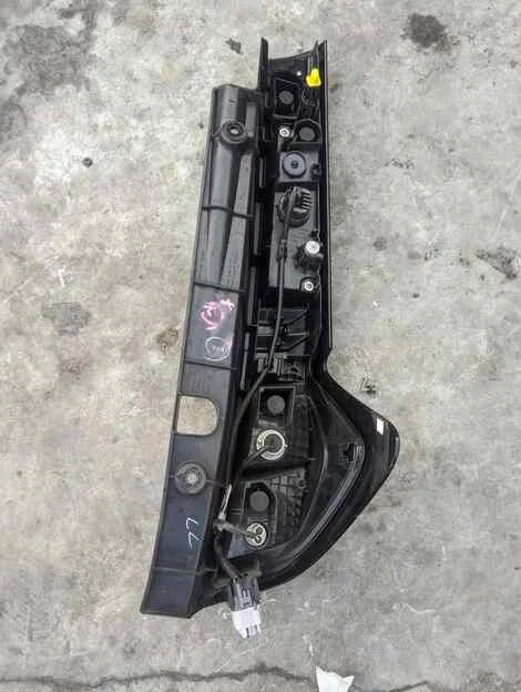 Стоп Toyota Tank M900A 1KR-FE Лев. Задн. - миниатюра 3