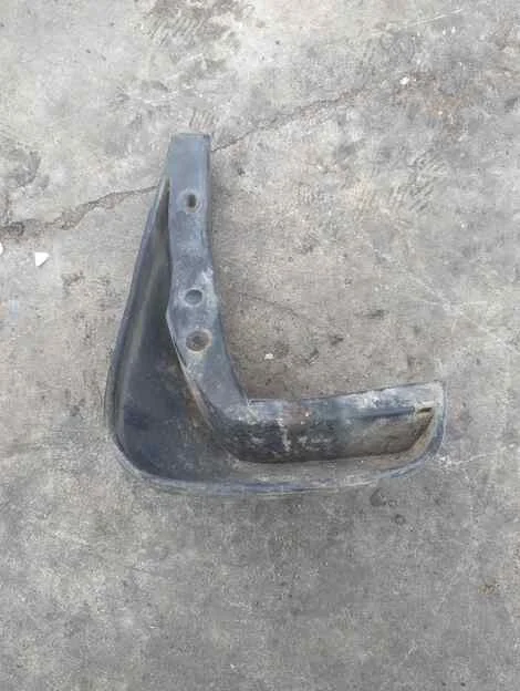 Брызговик Honda Fit GD1 L13A Прав. Задн. - миниатюра 2