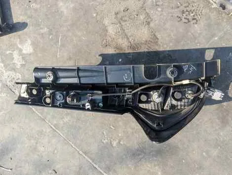 Стоп Toyota Tank M900A 1KR-FE Прав. Задн. - миниатюра 3