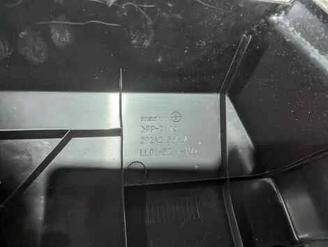 Декоративная крышка двс Nissan Leaf ZE1 EM57 - миниатюра 3