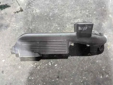Воздухозаборник Mazda Familia BJ3P B3 - изображение 1