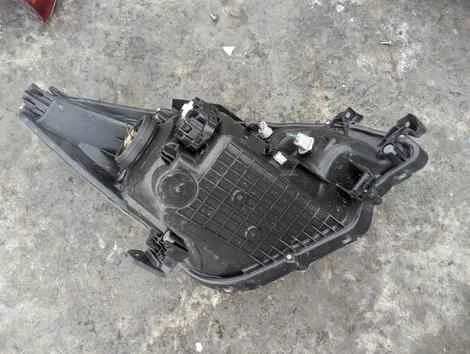 Фара Toyota Ractis NCP120 1NZ-FE Лев. Перед. - миниатюра 5