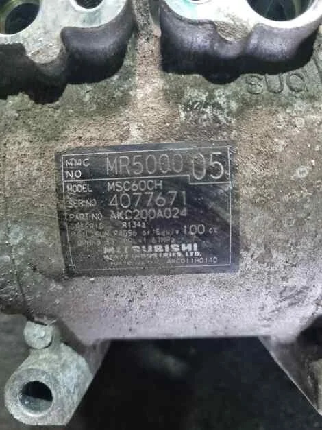 Компрессор кондиционера Mitsubishi Minicab U62V 3G83 - миниатюра 2
