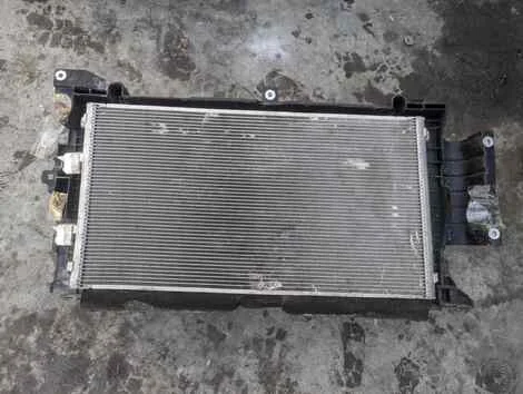 Радиатор охлаждения Nissan Leaf ZE1 EM57 - миниатюра 3