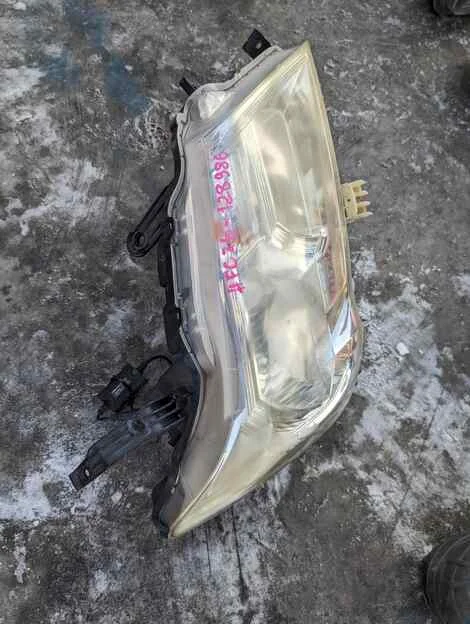 Фара Nissan Serena C26 MR20DD Прав. Перед. - миниатюра 2