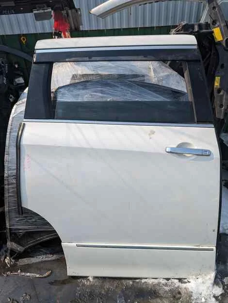 Дверь Nissan Elgrand PNE52 VQ35DE Прав. Задн. - изображение 1