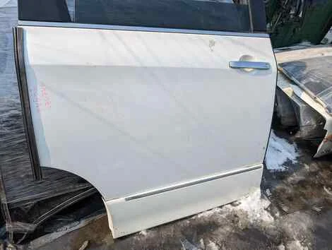 Дверь Nissan Elgrand PNE52 VQ35DE Прав. Задн. - миниатюра 2