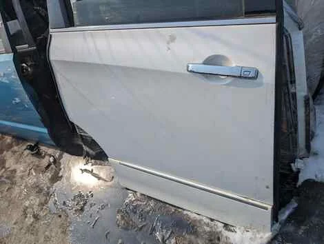 Дверь Nissan Elgrand PNE52 VQ35DE Прав. Задн. - миниатюра 3