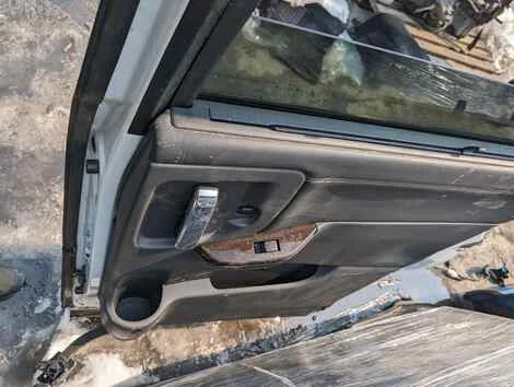 Дверь Nissan Elgrand PNE52 VQ35DE Прав. Задн. - миниатюра 4