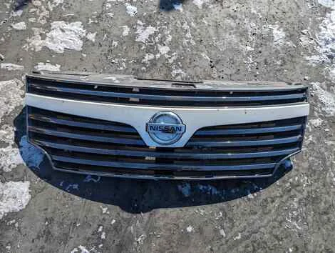 Решетка радиатора Nissan Elgrand TE52 QR25DE - изображение 1