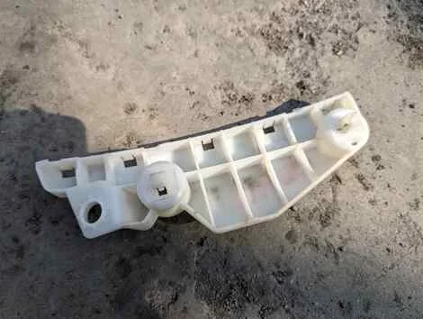 Крепление бампера Nissan Elgrand PNE52 VQ35DE Прав. Перед. - миниатюра 2