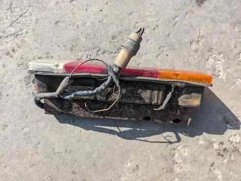 Стоп Mitsubishi Delica Truck L069P 4D56 Прав. Задн. - миниатюра 3