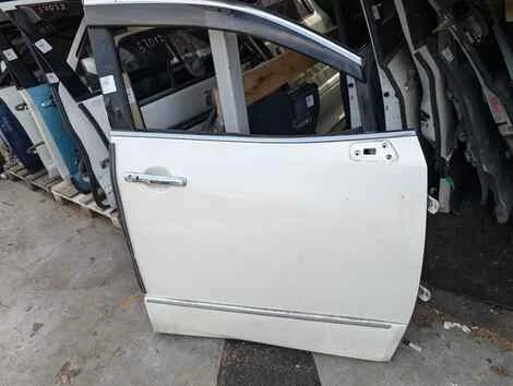 Дверь Nissan Elgrand PNE52 VQ35DE Прав. Перед. - изображение 1