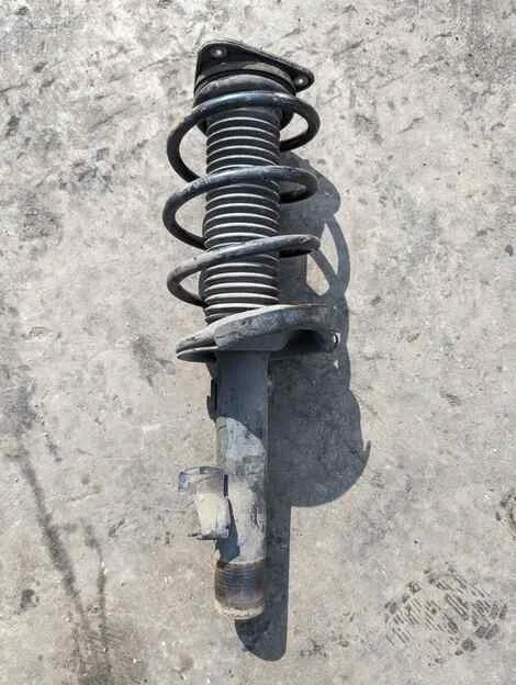 Стойка Volvo V50 MW43 B4204S3 Лев. Перед. - изображение 1
