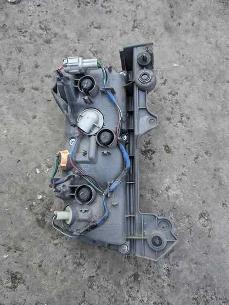 Стоп Nissan Elgrand PNE52 VQ35DE Прав. Задн. - миниатюра 3