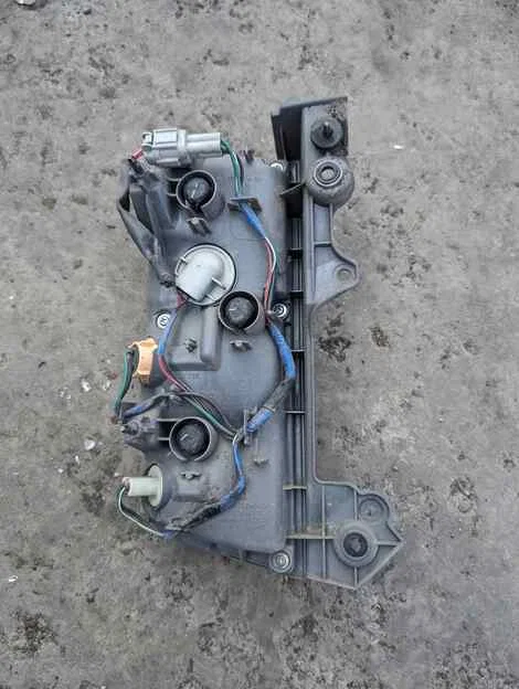Стоп Nissan Elgrand PNE52 VQ35DE Прав. Задн. - миниатюра 3